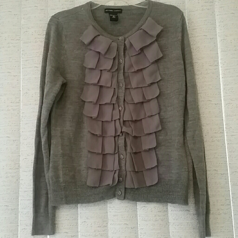NEW YORK & COMPANY SWEATER NWT